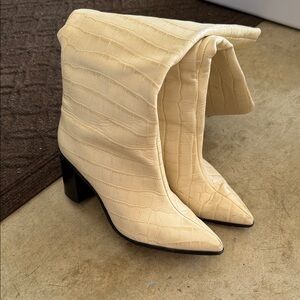 SCHUTZ Cream Croc-Embossed Heeled Boots